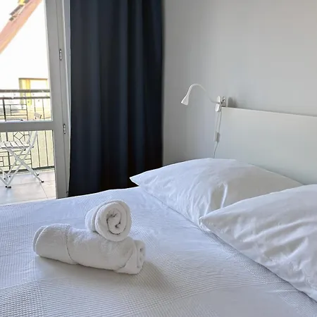 Fantastays - Starlight Apartament *
